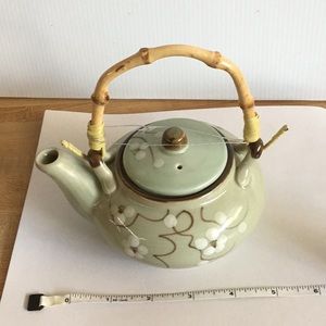 NWOT Ceramic teapot